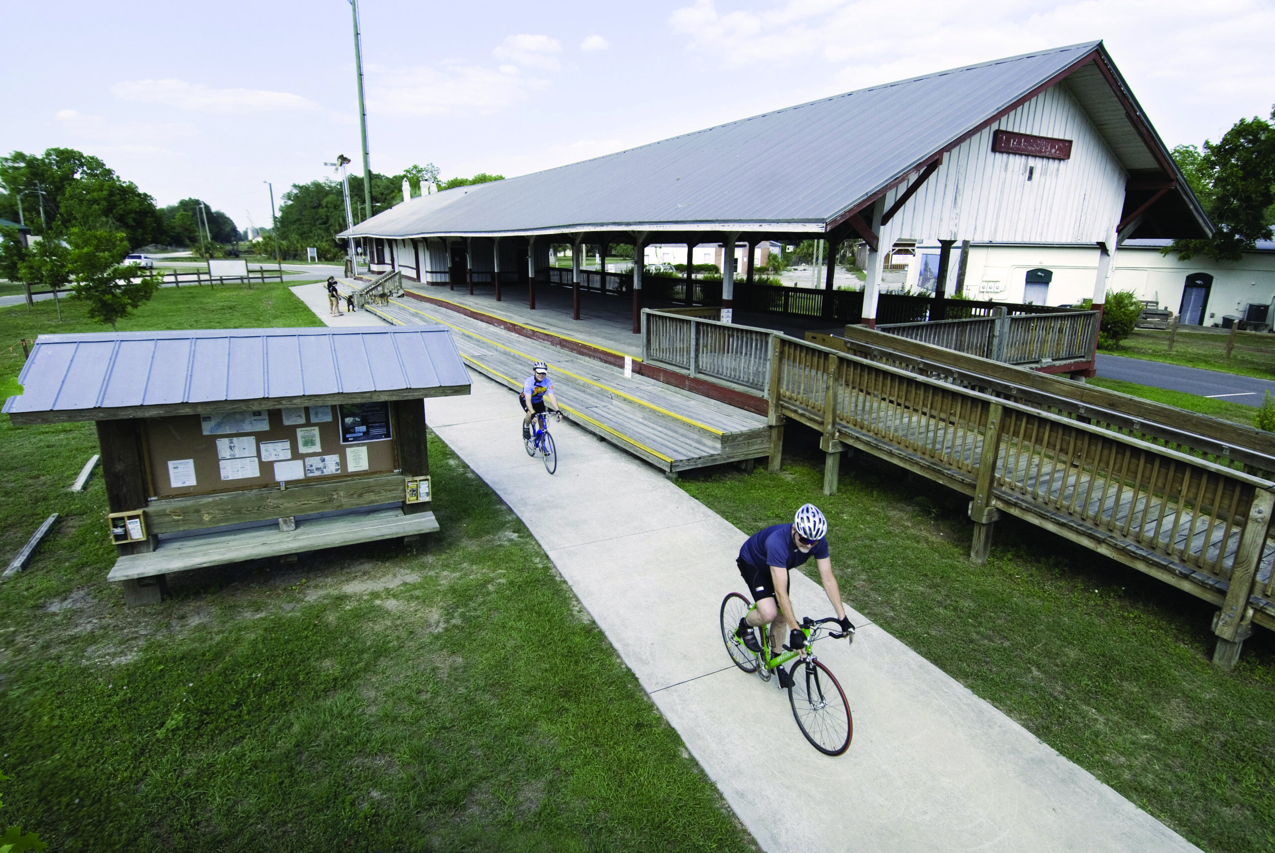 riding cycle in trails